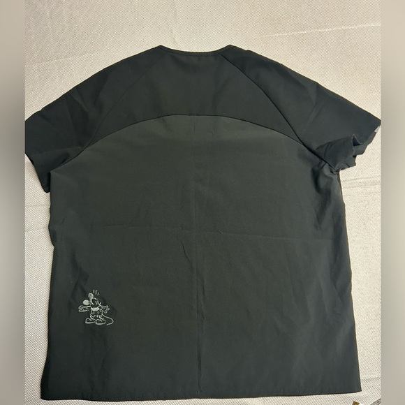 Figs x Disney Limited Edition Mickey Mouse
V-Neck Scrub Top size M Disney (LE) - Picture 7 of 14